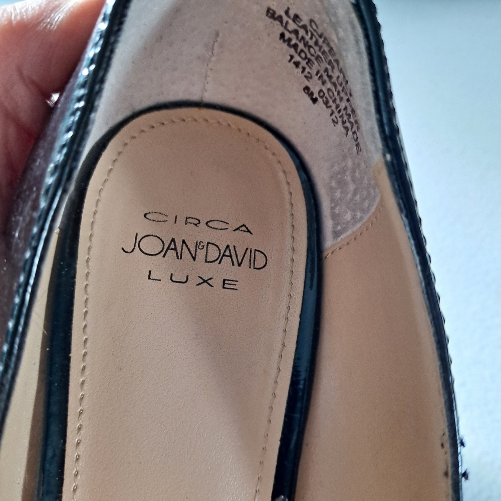 Circa Joan & David Luxe Black Leather Classic Platform Pumps - Picture 6 of 8